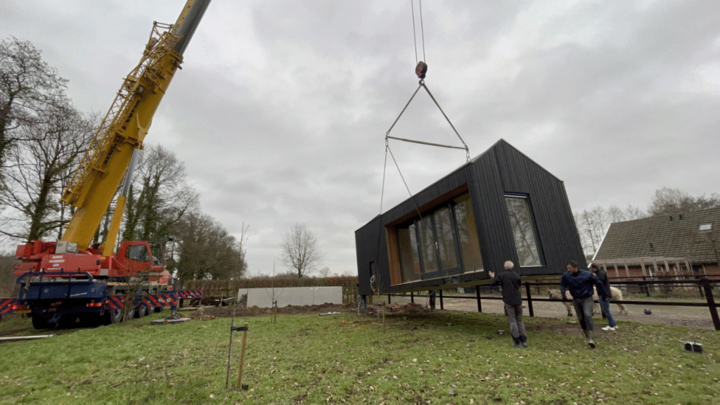 Tiny house plaatsing op schroefpalen